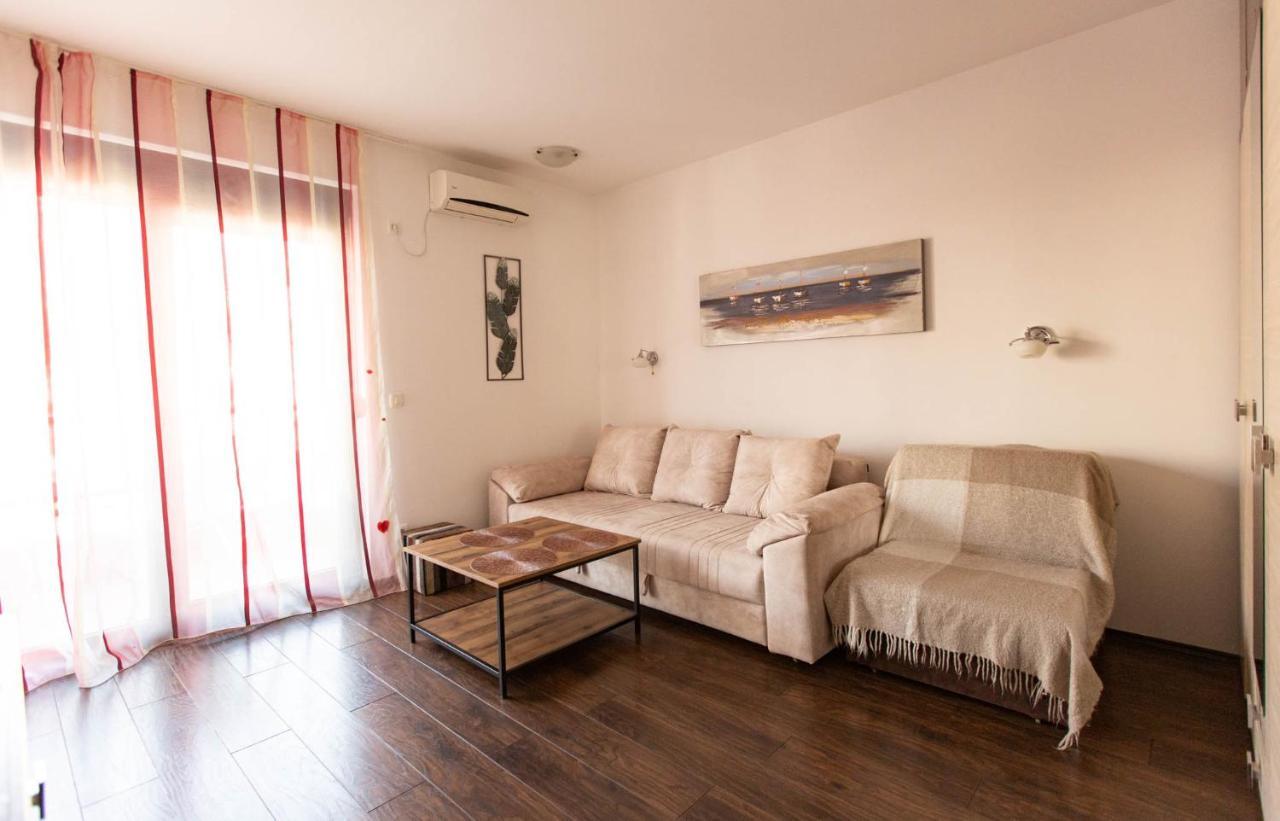 בודווה Apartment Lora מראה חיצוני תמונה