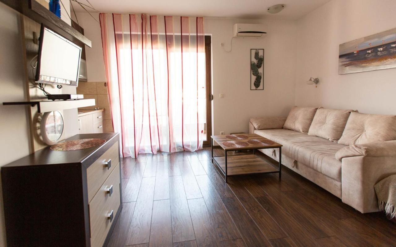 בודווה Apartment Lora מראה חיצוני תמונה
